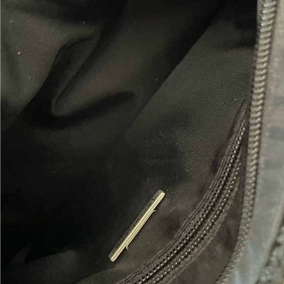 Beautiful THE SAK Black Handwoven Bag 12” X 9 - Picture 4 of 5